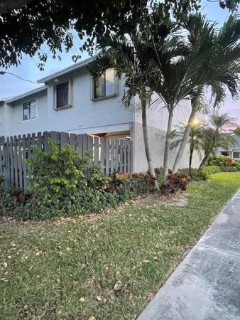 Canalakes, 2106 Wharf Ln, Greenacres, Florida 33463, image 1
