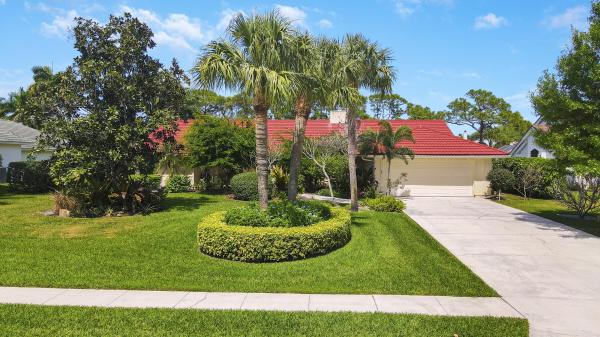 Pennock Point Estates, 5541 Old Mystic Ct, Jupiter, Florida 33458, image 1