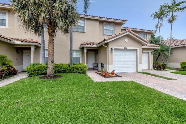 Boynton Oasis, 6434 Park Lake Cir, Boynton Beach, Florida 33437, image 2