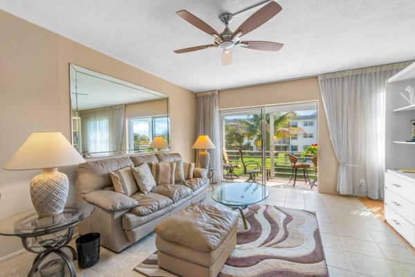 Boca Teeca, 5501 NW 2nd Ave #2050, Boca Raton, Florida 33487, image 2