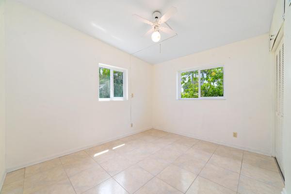 Lake Osborne Estates, 1118 Lake Geneva Dr, Lake Worth, Florida 33461, image 2
