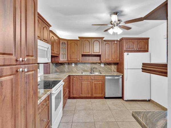 Lakes Of Carriage Hills, 4965 E Sabal Palm Blvd #210, Tamarac, Florida 33319, image 1