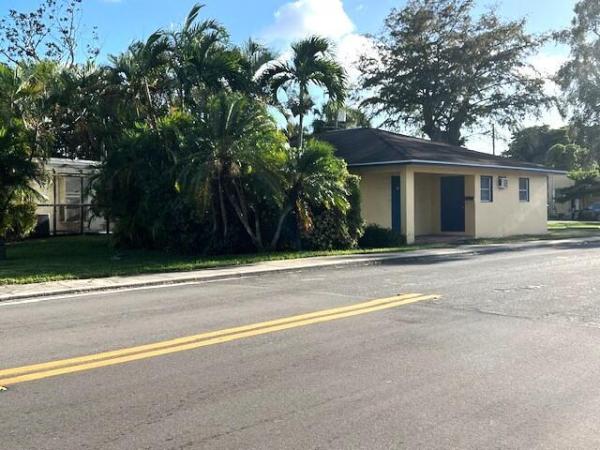 Ridgeway Beach, 120 W Main St, Pahokee, Florida 33476, image 1