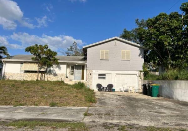 Lake Osborne Manor, 1420 Hillcrest Dr, Lake Worth Beach, Florida 33461, image 1