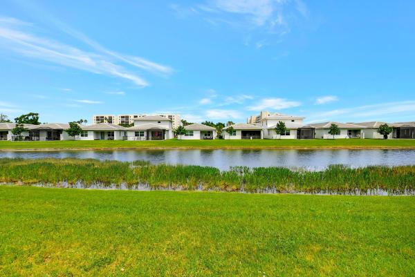 Huntington Towers, 7370 S Oriole Blvd #104, Delray Beach, Florida 33446, image 2