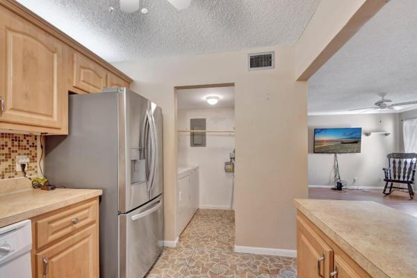 Pine Ridge South 4, 406 Pine Glen Ln #D-2, Greenacres, Florida 33463, image 2