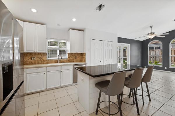 Stonebriar At Maplewood, 133 St Michaels Ct, Jupiter, Florida 33458, image 2