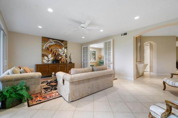 The Palms, 109 Palm Point Cir #B, Palm Beach Gardens, Florida 33418, image 2