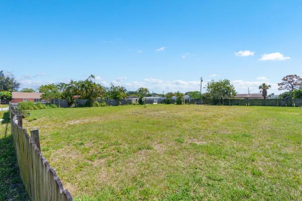 Sky Ranch, 661 Neptune St, West Palm Beach, Florida 33406, image 1