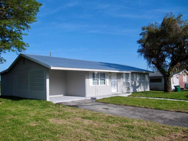 Observation Heights, 156 N Greenstar Ave, Pahokee, Florida 33476, image 1