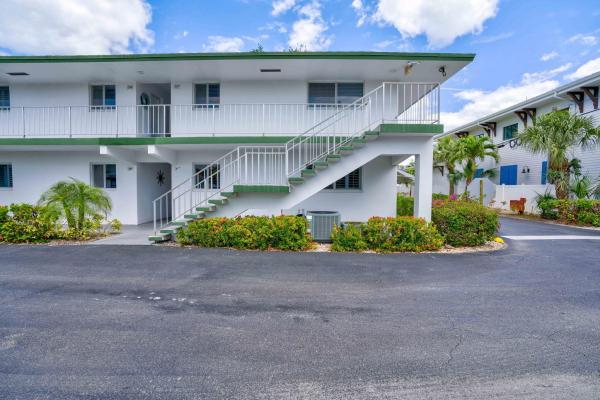 Tequesta Garden, 4 Westwood Ave #107, Tequesta, Florida 33469, image 1