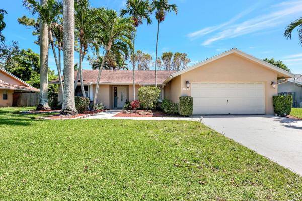 Huntington Woods, 226 Parkwood Dr, Royal Palm Beach, Florida 33411, image 1