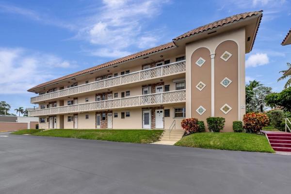 Boca Verde East, 400 NE 20th St #D201, Boca Raton, Florida 33431, image 1