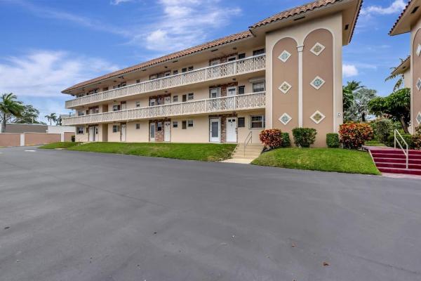 Boca Verde East, 400 NE 20th St #D201, Boca Raton, Florida 33431, image 1