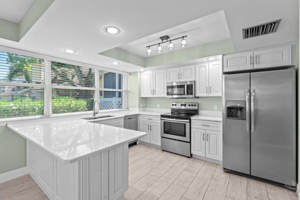Wellesley At Lake Clarke Shores, 8107 Oakton Ct #7b, Lake Clarke Shores, Florida 33406, image 1