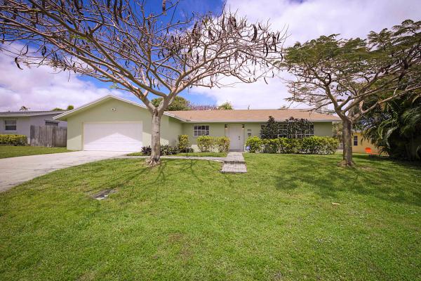 Woodcrest Manor, 231 SW 11th Ave, Boynton Beach, Florida 33435, image 1
