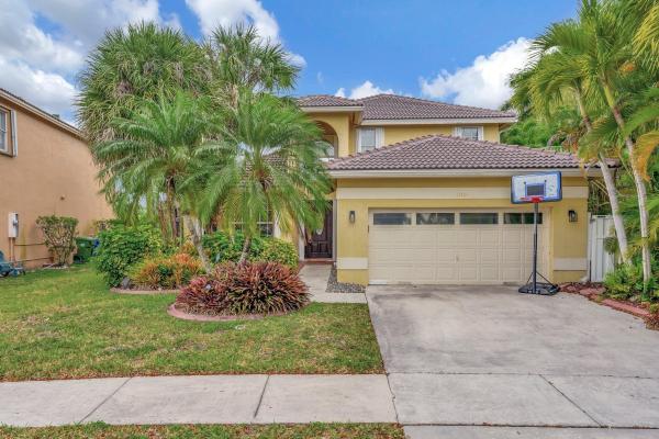 Chapel Lake Estates, 1140 NW 184th Pl, Pembroke Pines, Florida 33029, image 1