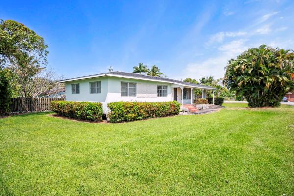 Northmoor Gardens, 800 NW 2nd St, Belle Glade, Florida 33430, image 1