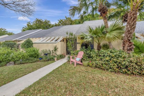The Villas Of Waterberry, 10907 Lake Front Pl, Boca Raton, Florida 33498, image 1