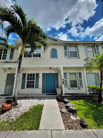 Banyan Oakridge, 4904 SW 31st Ter, Dania Beach, Florida 33312, image 1