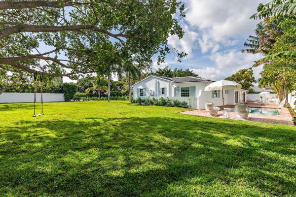 Burnup & Sims Estates, 201 Rilyn Dr, West Palm Beach, Florida 33405, image 1