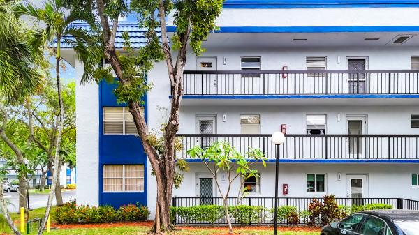 Holiday Springs, 3130 Holiday Springs Blvd #301, Margate, Florida 33063, image 1