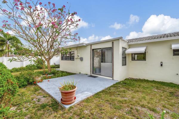 Boca Woods, 2725 NE 5th Ave, Boca Raton, Florida 33431, image 2