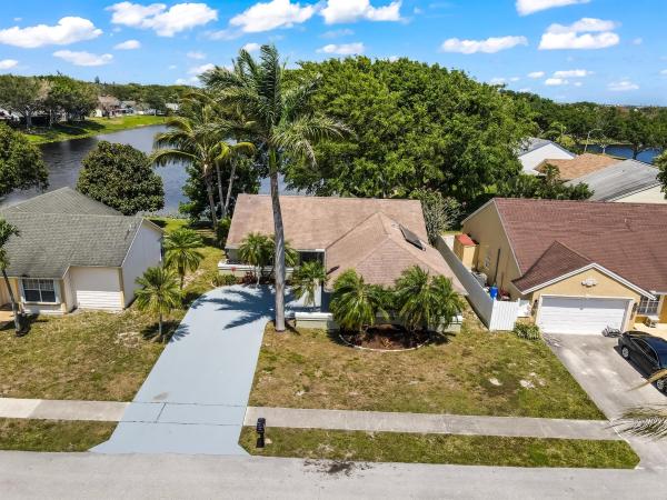 Stonehaven, 1804 Edgewater Dr, Boynton Beach, Florida 33436, image 1