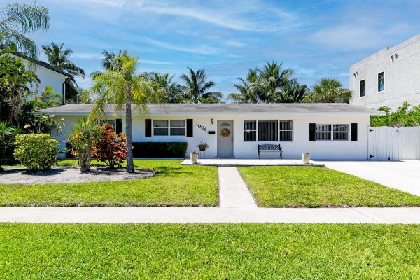 Boca Villas, 1001 NE 3rd Ave, Boca Raton, Florida 33432, image 1