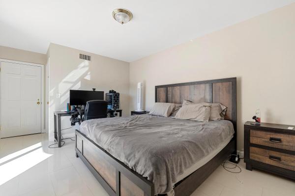 Chateau Wood, 3770 Village Dr #B, Delray Beach, Florida 33445, image 2