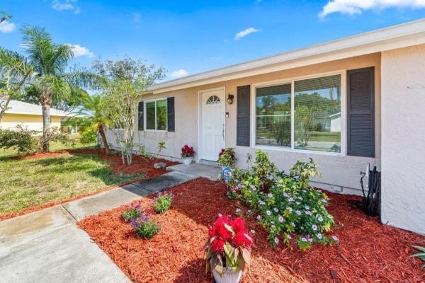 Lyngate, 1961 SE Redwing Cir, Port St. Lucie, Florida 34952, image 1