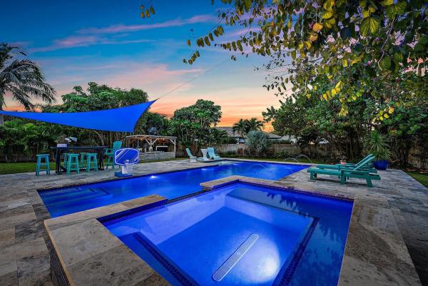 Chapel Court, 3 Chapel Cir, Tequesta, Florida 33469, image 1