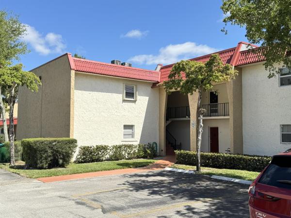 Golden Lakes Village, 178 Lake Evelyn Dr, West Palm Beach, Florida 33411, image 1