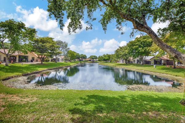Fairmont Place, 4803 Boxwood Cir, Boynton Beach, Florida 33436, image 1