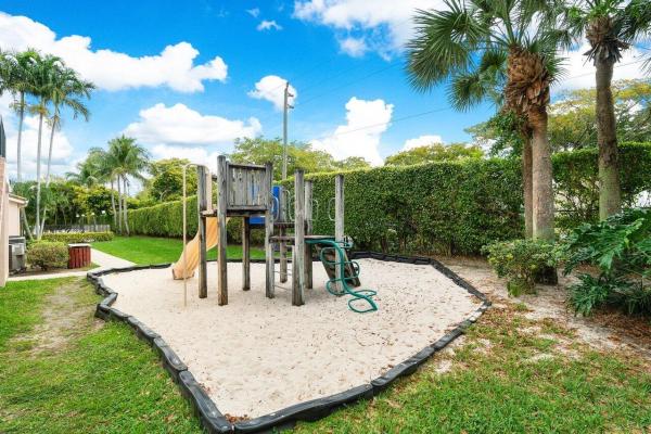 807 Belmont Pl, Boynton Beach, Florida 33436, image 2