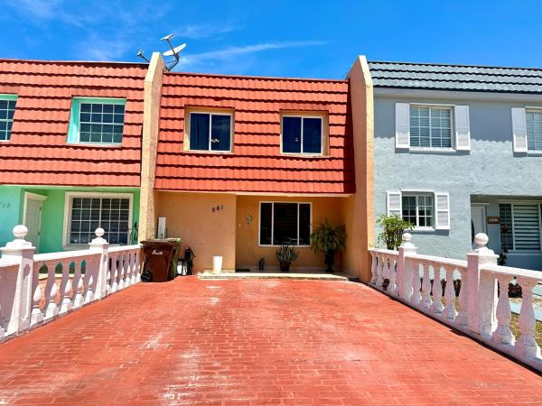 Heidi Estates, 961 W 79th Pl, Hialeah, Florida 33014, image 1