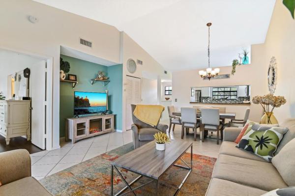 Republic Square, 510 Republic Ct, Deerfield Beach, Florida 33442, image 1