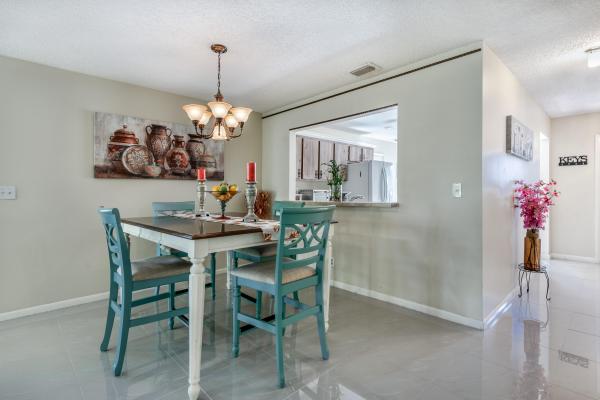 Lucerne Homes East, 6389 Summer Sky Ln, Greenacres, Florida 33463, image 2
