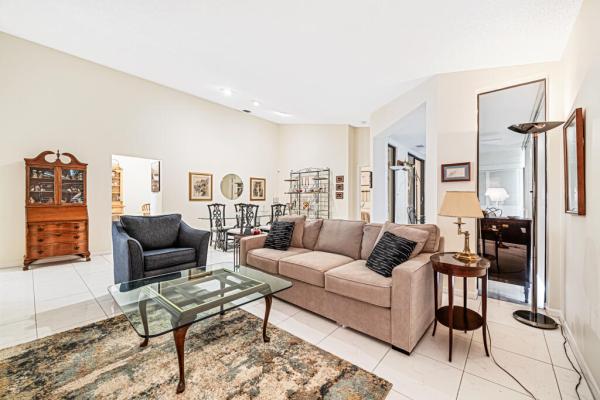 Excellente Village, 5139 Europa Dr #K, Boynton Beach, Florida 33437, image 2
