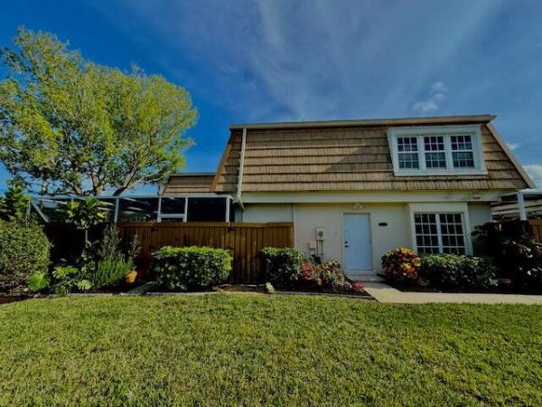 Winchester Courts, 11555 Winchester Dr, Palm Beach Gardens, Florida 33410, image 1