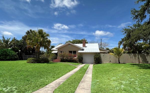 Pinewood, 1017 Colonial Rd, Fort Pierce, Florida 34950, image 1