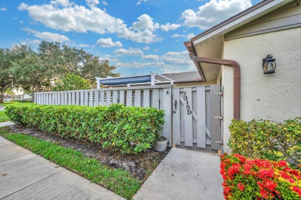 1315 Peppertree Trl #D, Fort Pierce, Florida 34950, image 1