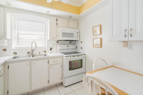 Crosley At Cresthaven Villas, 2955 Crosley Dr W #I, West Palm Beach, Florida 33415, image 2