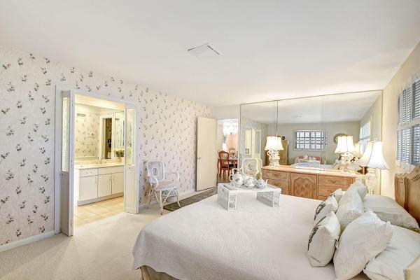 Forest Hills, 702 SW 24th Ave, Boynton Beach, Florida 33435, image 2