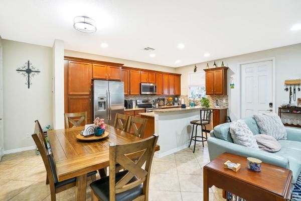 Lucente, 125 N K St #A, Lake Worth Beach, Florida 33460, image 1