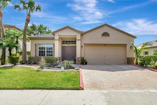 Thoroughbred Lake Estates, 5744 Saddle Trail Ln, Wellington, Florida 33449, image 1