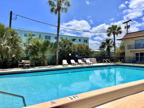 Shore Side, 720 N Dixie Hwy #303, Lantana, Florida 33462, image 1