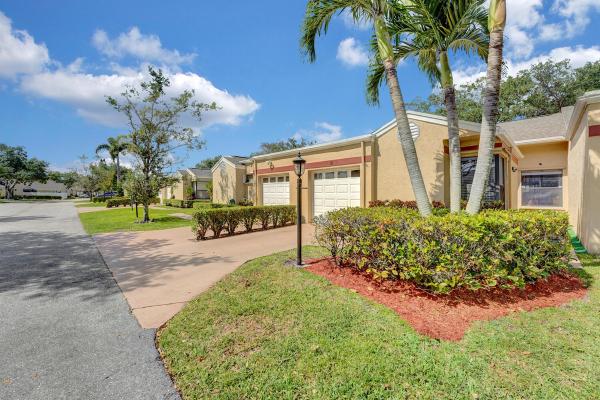 Villas On The Green, 4581 Discovery Ln #18, West Palm Beach, Florida 33417, image 1