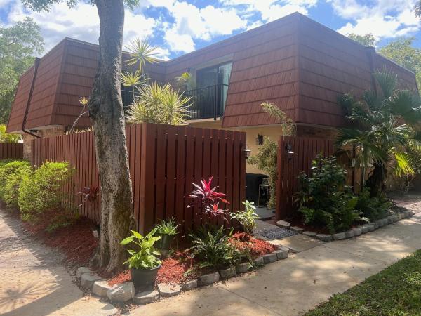 Lakeside Townhomes, 1450 Masters Cir #166, Delray Beach, Florida 33445, image 1
