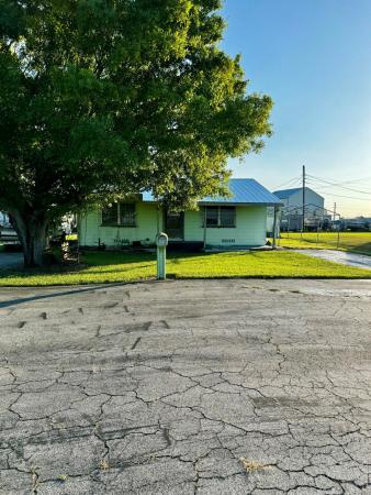 Belle Glade No HOA, 2708 W W Canal St, Belle Glade, Florida 33430, image 1